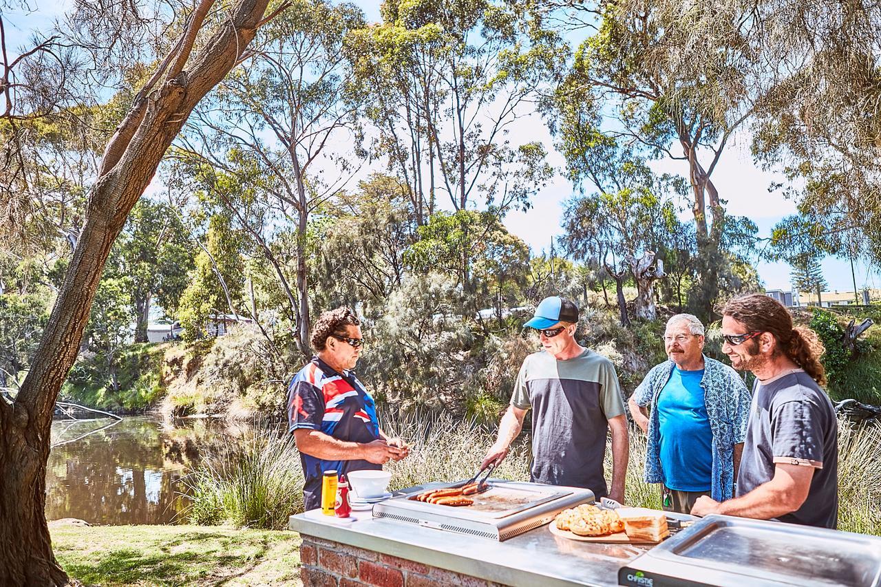 Lorne Foreshore Caravan Park Exterior photo